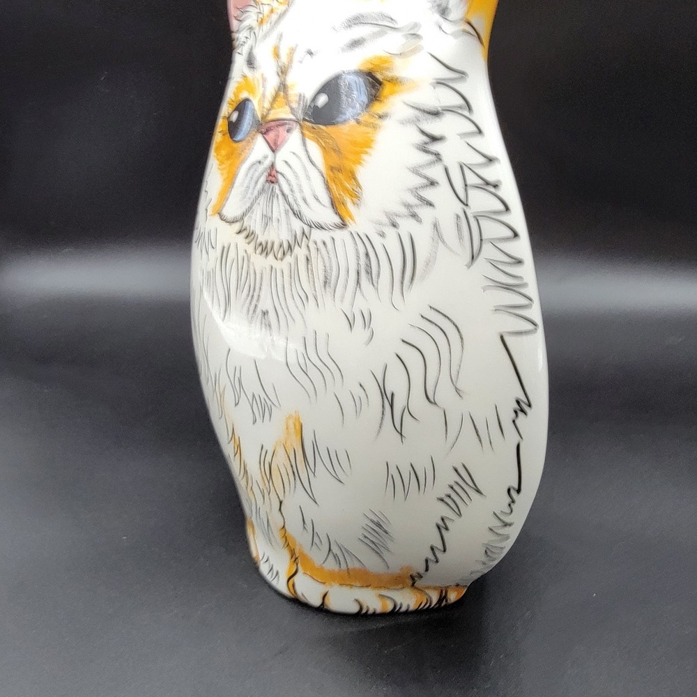 Cats by Nina Collection Nina Lyman Persian White Cat Vase With Blue Eyes 7" - Picture 4 of 10
